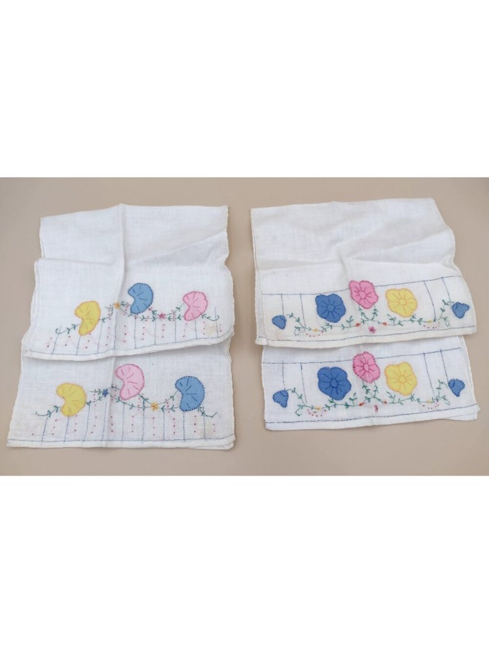 Vintage Hand Stitched Floral Linen Napkins Set Of 4 Flowers Handkerchiefs